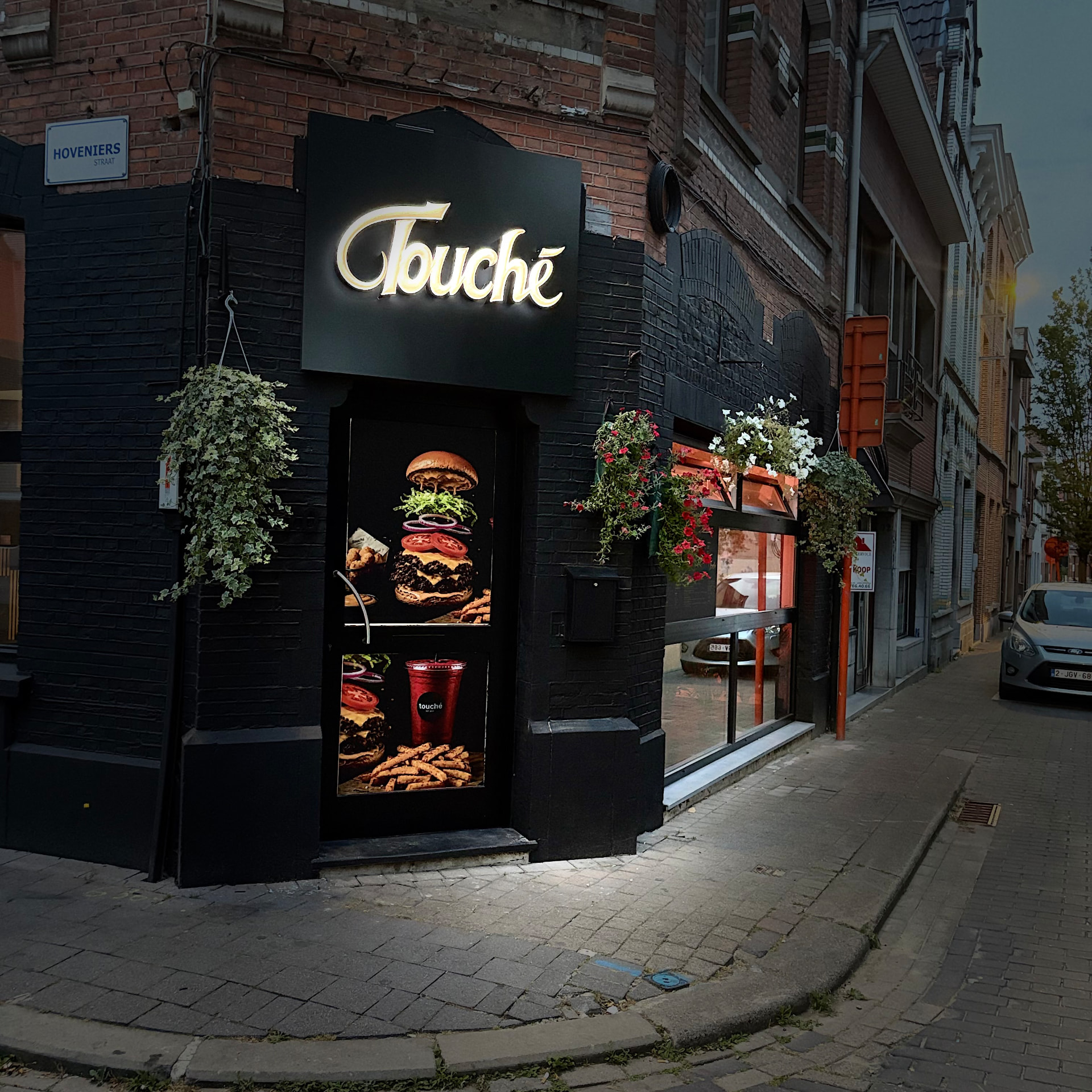 Gevel van snackbar Touché